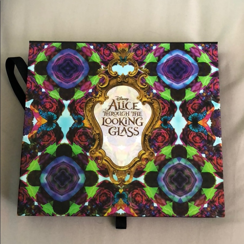 Urban Decay Alice Through the Looking Glass